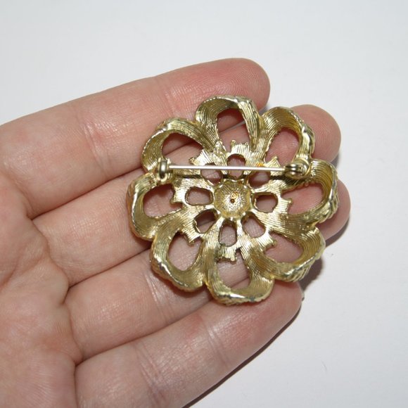 Vintage gold and AB crystal flower brooch - Picture 3 of 3